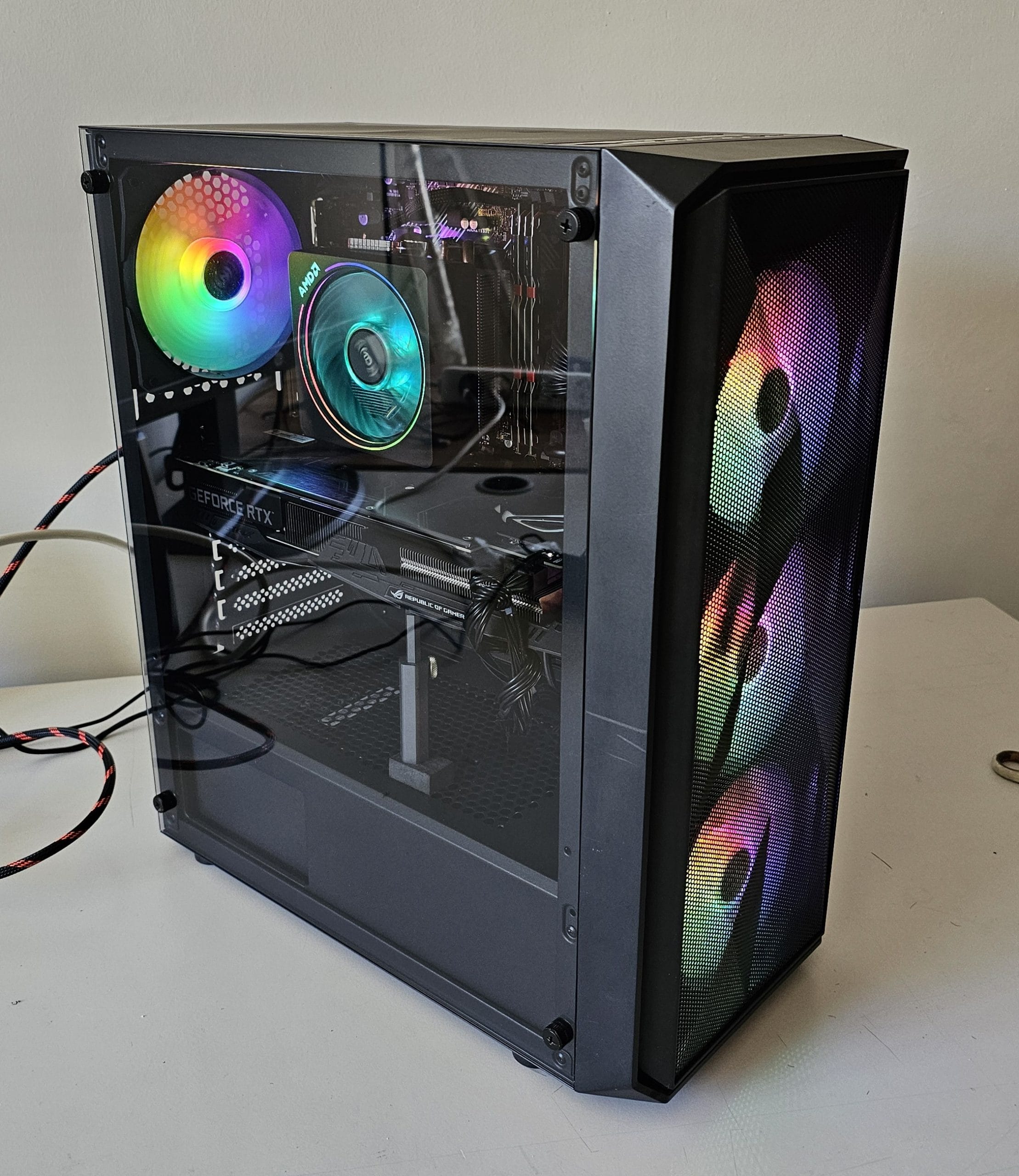 AMD Ryzen 5 5600 RTX 2060 ROG STRIX 16GB DDR4 Oyuncu Bilgisayarı Gerçek Ürün Fotoğrafı